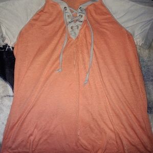Bobbie Brooks criss cross front tee size med